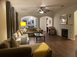 4/2 House with Awesome Patio - Image 1