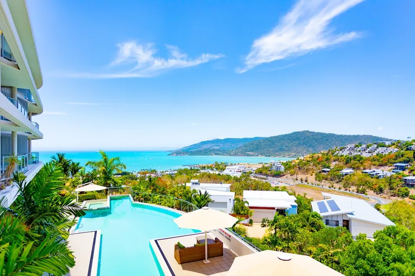Spectacular Seaviews, Pool, Modern, Free Wifi - Image 1