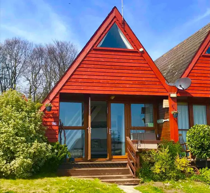 Stunning Sea Views with pool at Kingsdown Park. - Image 1