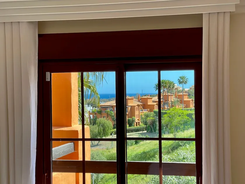 Views beach golf btw Benahavis Marbella & Estepona - Image 1