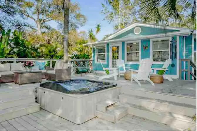Lush Harbor Oasis with Private Hot Tub - Image 1