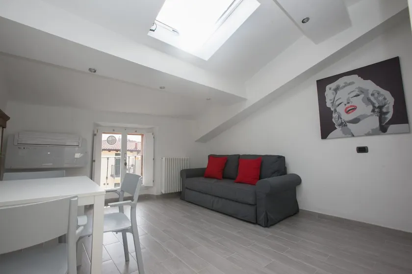 Just Urban Stays - Impressive 1BR Penthouse in City Center - Metro M2 M4 - Image 1