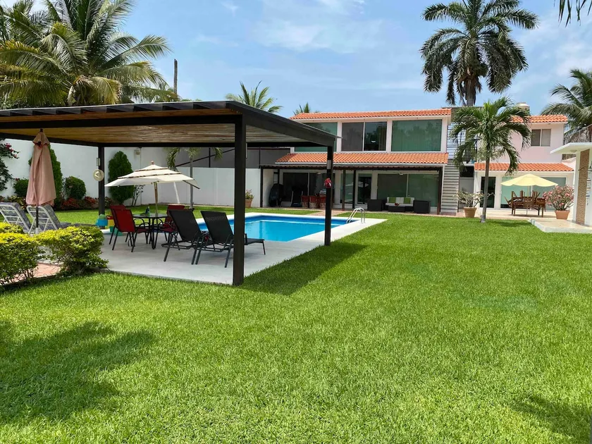 Spectacular 5 bedroom villa in the Diamante area - Image 1