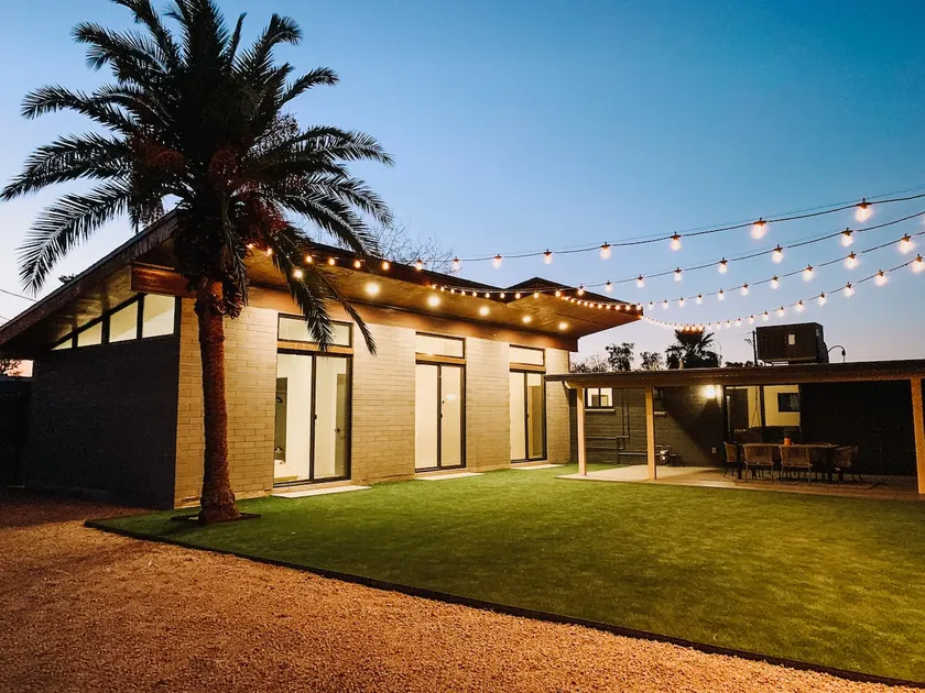 NEWLY updated! House in DT Tempe. Mill Ave - Image 1
