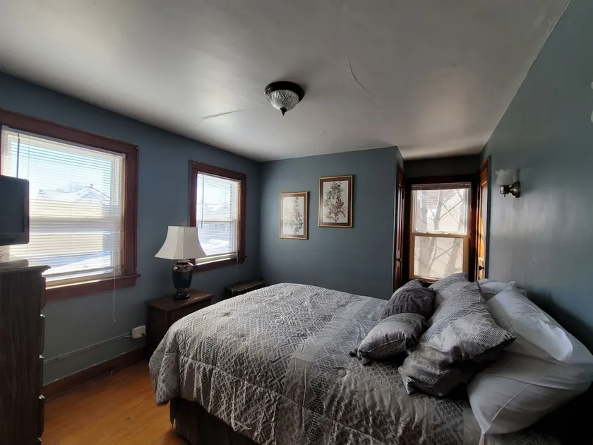 Cute and cozy 1 bedroom apartment in Negaunee - Image 1