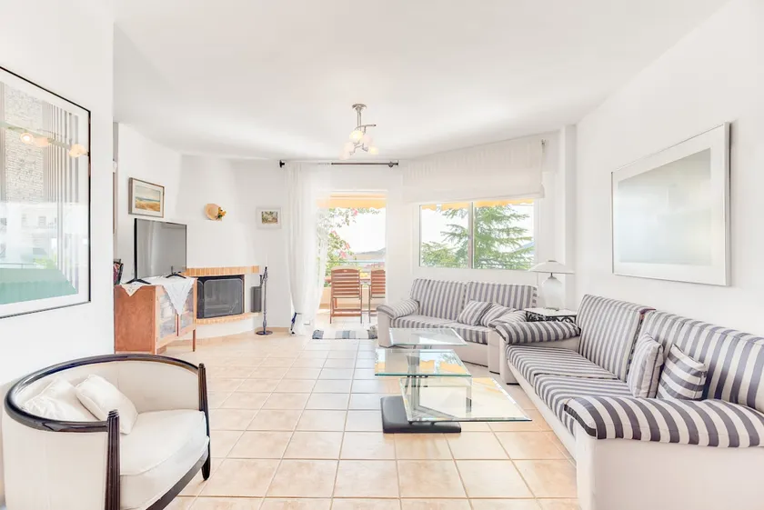Beach Villa in Porto Rafti 15min from the airport! - Image 1