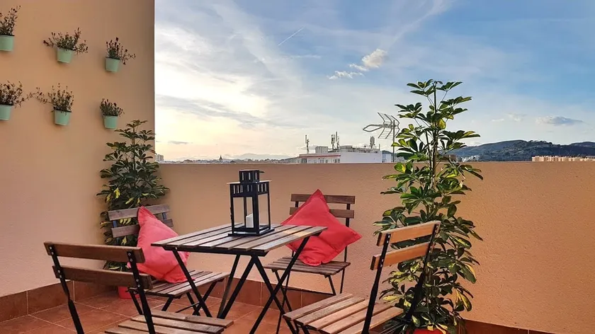 Apartment with terrace in downtown Malaga, Families Only - Image 1