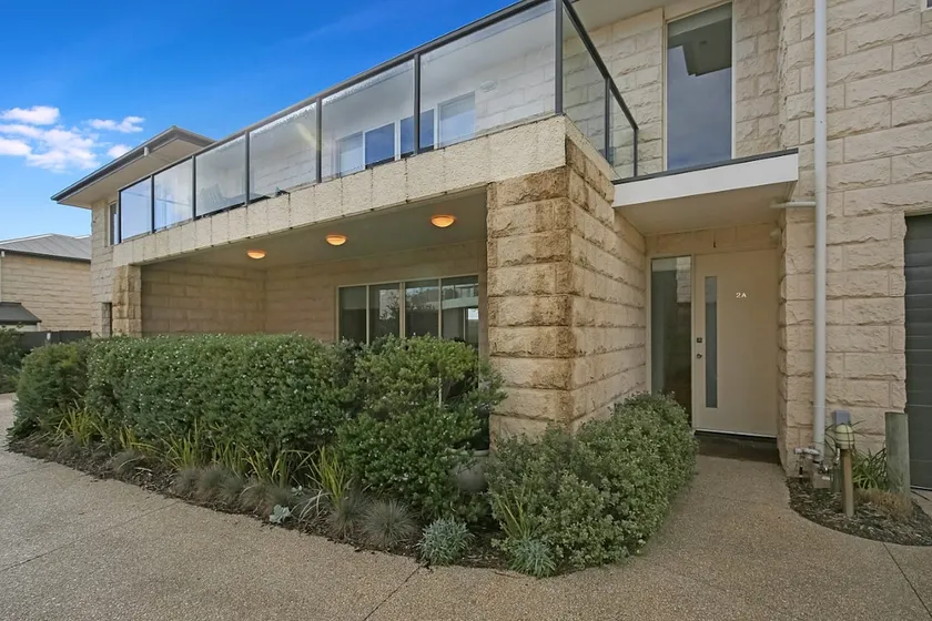 Sorrento Del Mar by Ready Set Stay - Heart of Sorrento & Large yard - Image 1