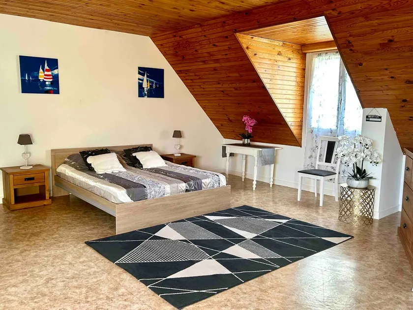 1-bedroom apartment and 1 baby or child bedroom - Image 1