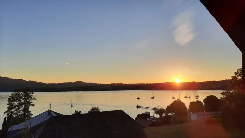 Well-spaced sundowner appartment at the lakeside - Image 1