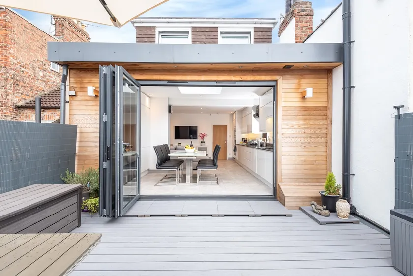 Modern Minimalist 3-Bed Duplex Apartment in York - Pass The Keys - Image 1