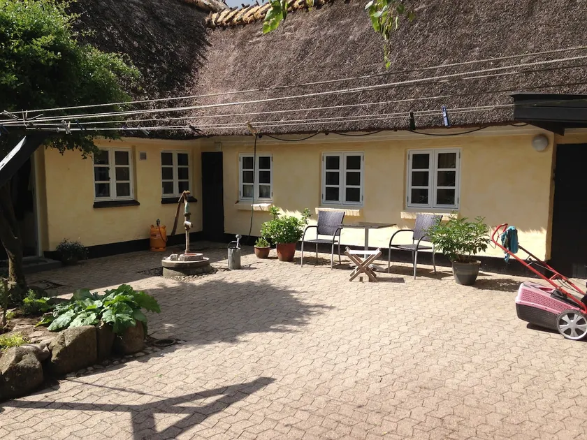 Fully furnished accommodation in a house in the countryside. - Image 1
