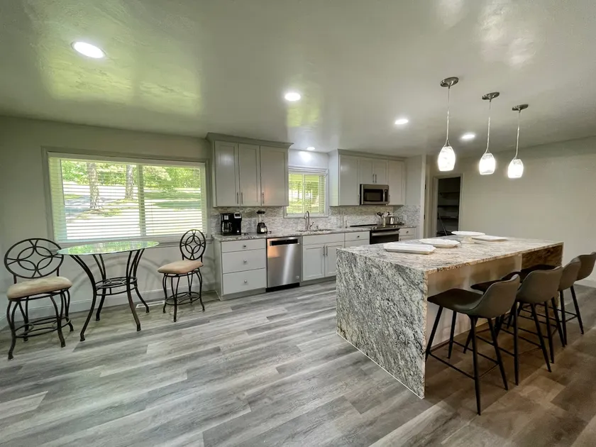 Beautiful Lakefront Home - Image 1