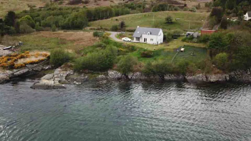 Detached House with Stunning Loch View near Skye. - Image 1