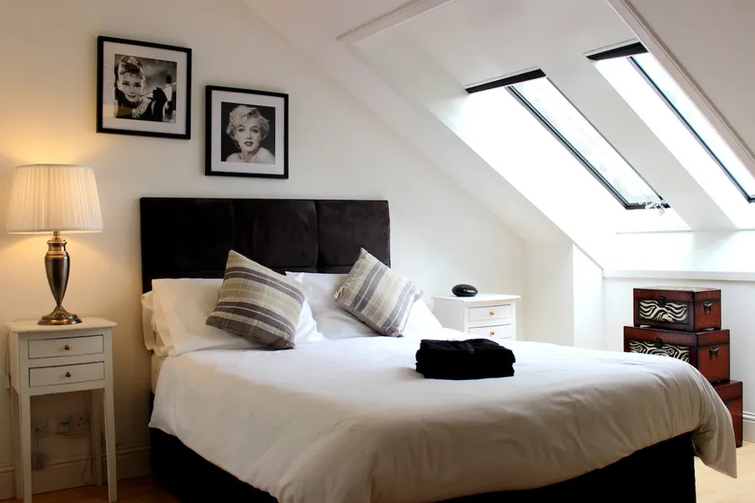 4 Guest-Central-2 Bedroom- Private Parking Flat - Image 1