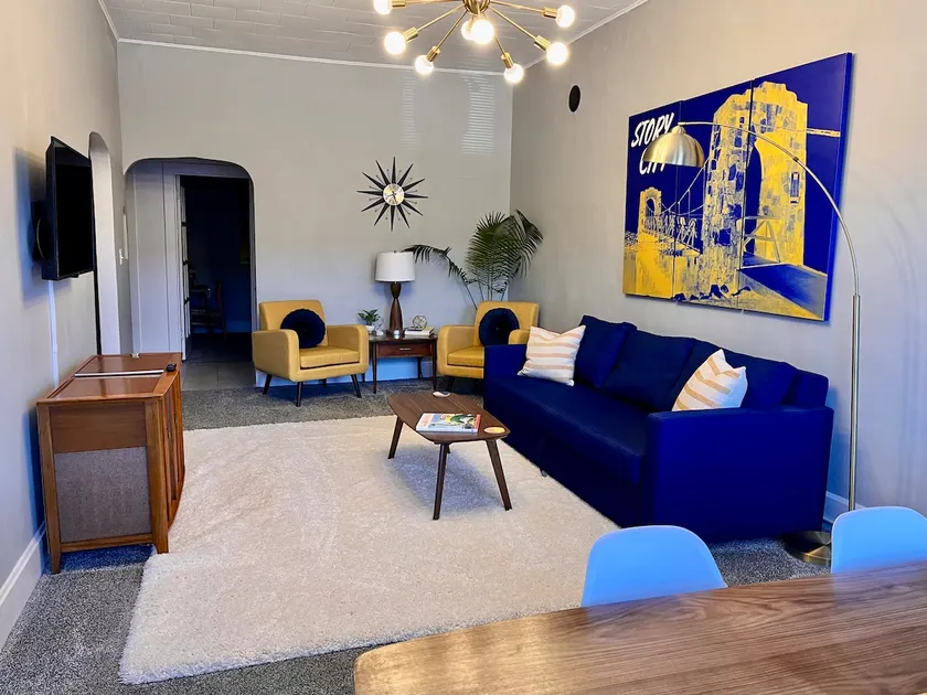 Story City Loft - Image 1