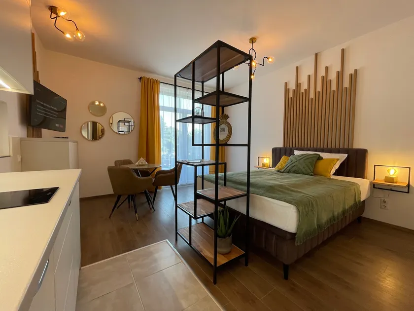 Hillside Central Apartments - Image 1