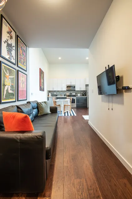 Private Apartment and Spa near Beacon Station - Image 1