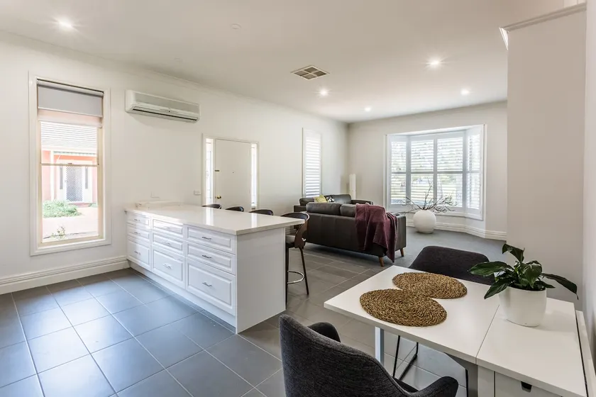 Luxury Riverwalk Retreat - Image 1