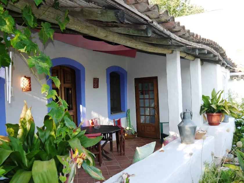 Cottage inTropical Garden & Pool - Image 1