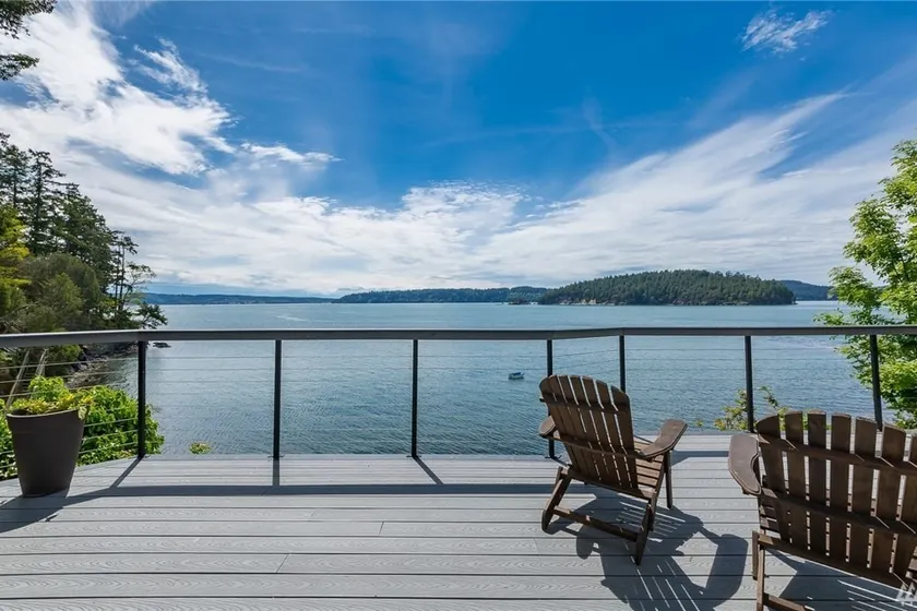 Ocean front views at the Chilberg Home - Image 1