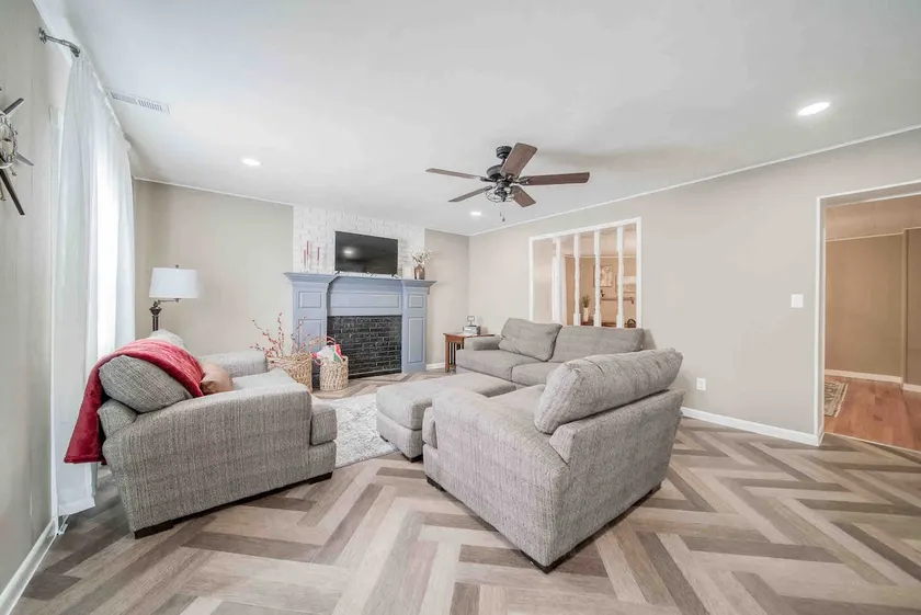 Vineyard Views Farmhouse•Peaceful Retreat•Firepit - Image 1
