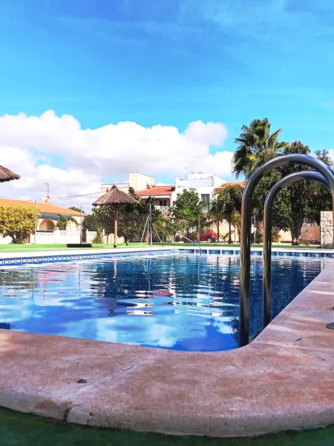 Cozy Bungalow with Pool and near Beautiful Beach - Image 1