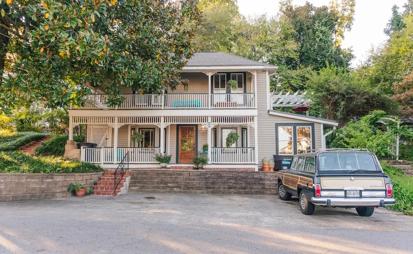 The Tomlin House-Historic 1904 2BR- Hike-Wine-Dine in North GA Mountains - Image 1