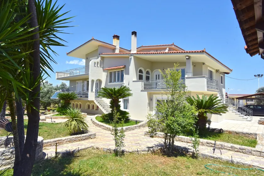 The Villa of the Winds - Image 1