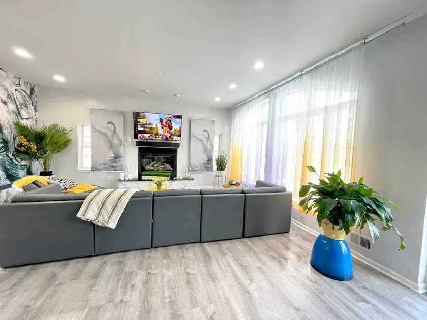 Hvid Svan ved Pond HotTub 3800sqft Moderne SsMook Home Water Front - Image 1