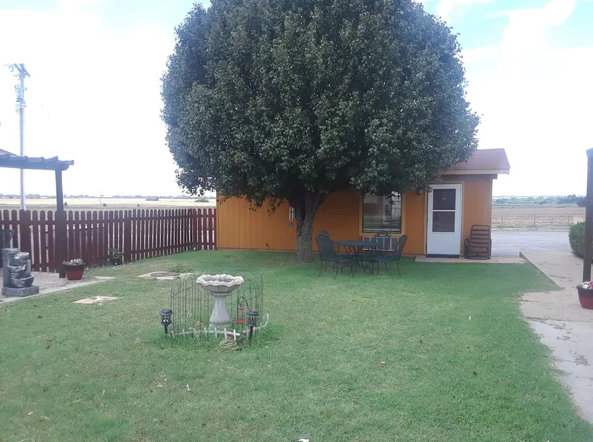 Beautiful Serviced Apartment Elgin/Lawton/Fletcher - Image 1