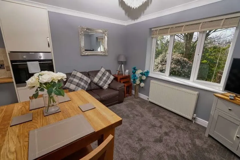 Bursledon Peewit Hill, Home from Home - Image 1