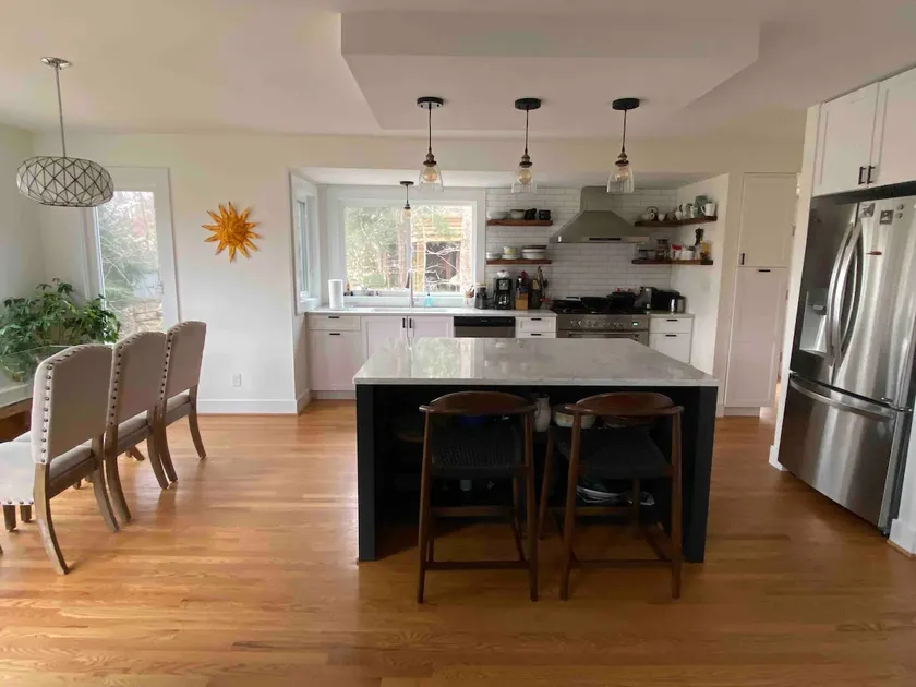 Spacious Modern Retreat, minutes from Downtown - Image 1