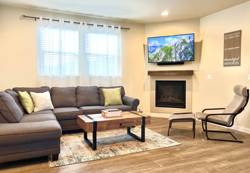 Newly built & furnished home in a perfect location - Image 1