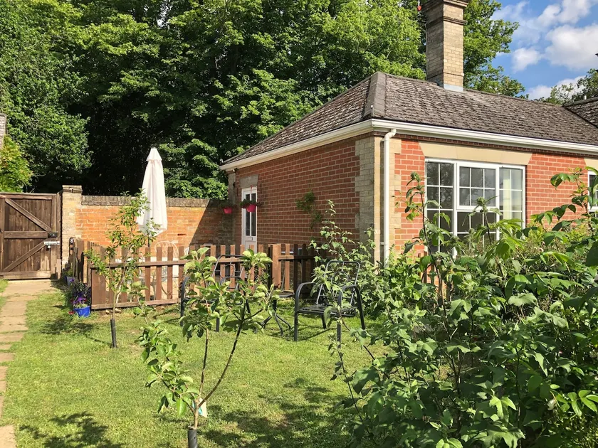 Pet Friendly Eden Cottage 2 Adult & 2 Children - Image 1