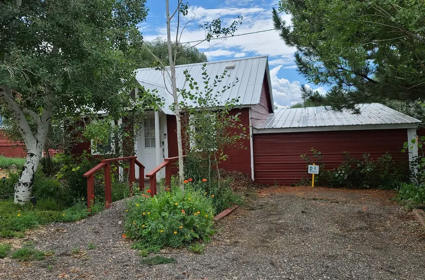 Caretaker's Cottage at London Spring Ranch - Image 1