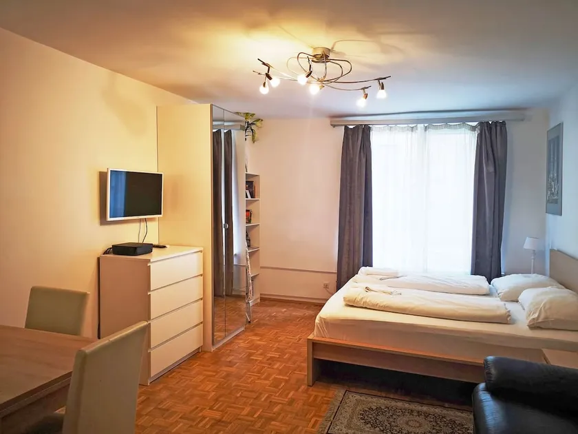 Gorgeous flat next to Stephansdom - Image 1