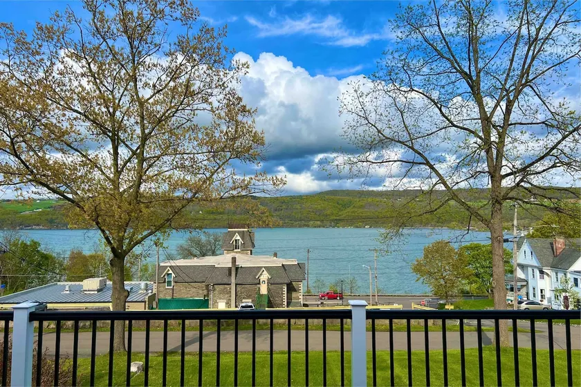Riley Red Inn~ Seneca Lake - Image 1