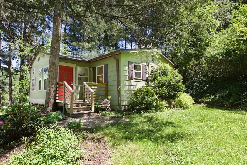 Hidden getaway close to downtown! - Image 1