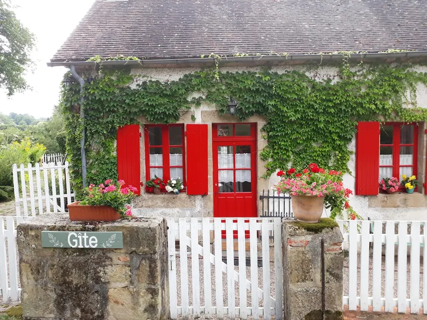Guillot Gite - Image 1