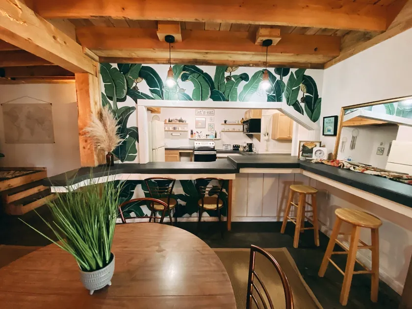 Backwoods BNB•pet friendly•on trail•large parking - Image 1