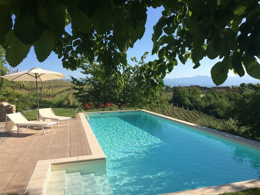 Villa in the Langhe with park, pool, Starlink, and wifi - Image 1