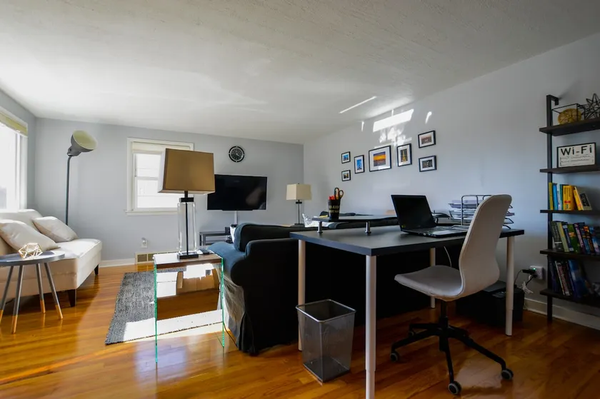 ★ Quiet Gem minutes to SU, Downtown & Westcott! ★ - Image 1
