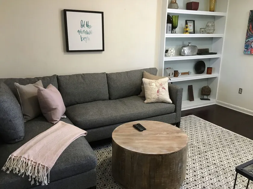 Magical large apartment downtown! King Bed! - Image 1