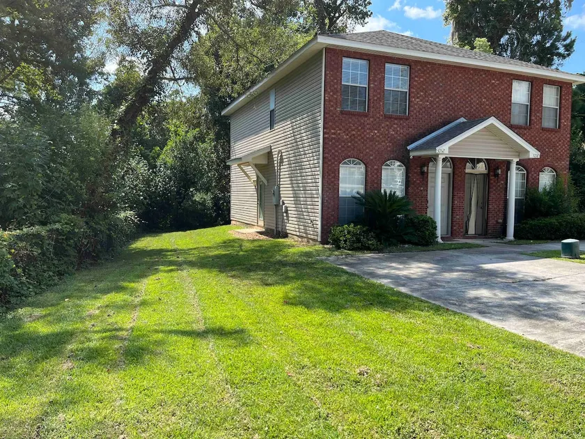 3 Bed 3 Bath Townhome - Image 1