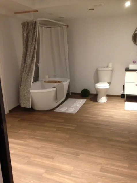 ★The space ★Hotel Quality−Exquisitely Appointed - Image 1