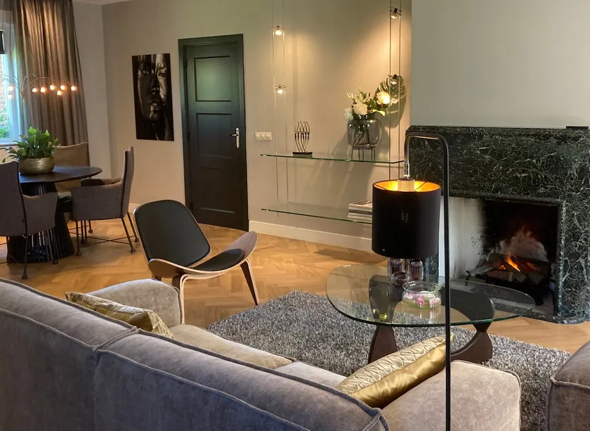 Beautiful renovated apartment - Image 1