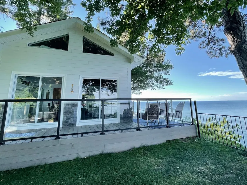 Cottage On Lake Ontario Niagara - Image 1