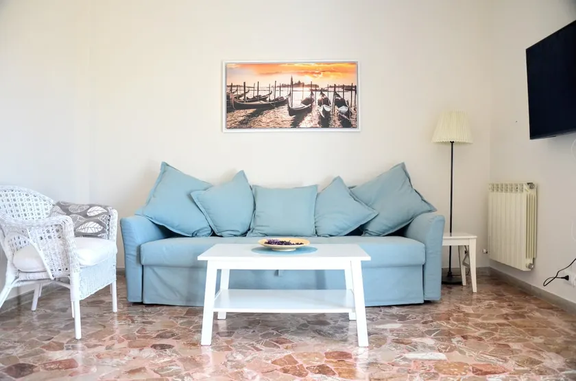 NEW! Casa di Veneto, 15 min to Venice direct bus - Image 1