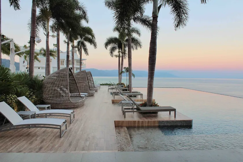 Condominium in Sayan Beach Zona Romantica 8e - Image 1